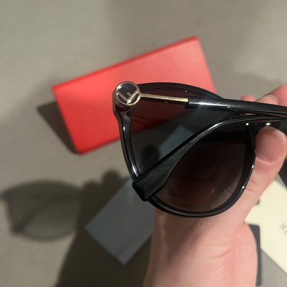 Fendi Sunglasses - Picture 3 of 5